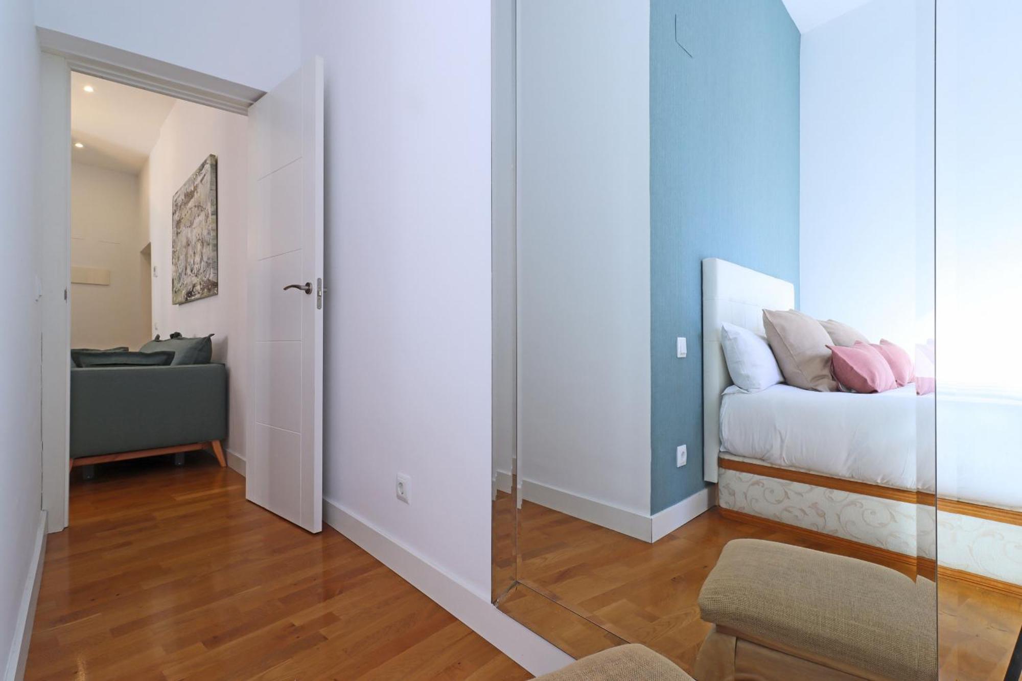 Chueca Suites มาดริด ภายนอก รูปภาพ